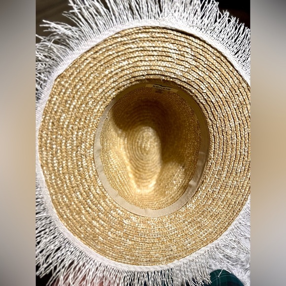 ?KENSIE??NWT?Straw Hat with White Fringe main image 15